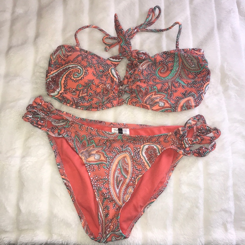 O’Neill women’s bikini. Size large.